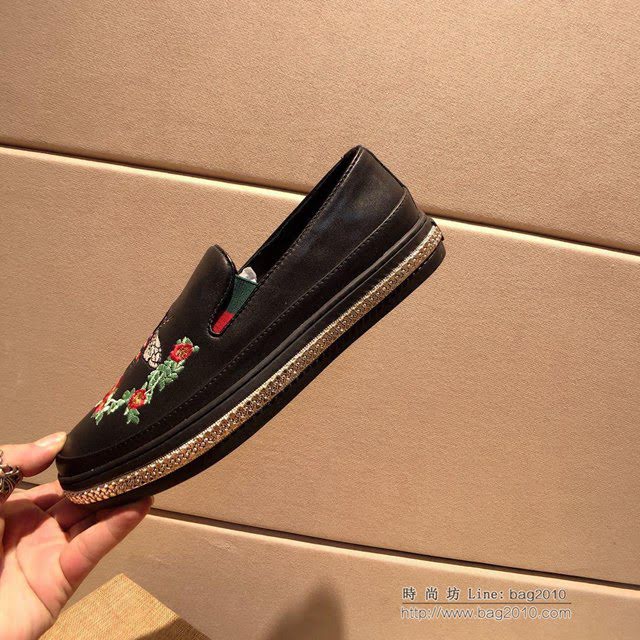 GUCCI男鞋 酷奇新款皮紋 原單品質 進口小牛皮鞋 古馳男士休閒鞋 Gucci印花板鞋  hdnx1052